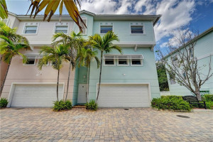 Photo for 457 NE 1st Street, 10 10, Pompano Beach, FL 33060 - listing #FX-10323098 457 NE 1st Street, 10 10, Pompano Beach, FL 33060