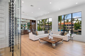 2511 NE 32nd Court, Lighthouse Point, FL 33064