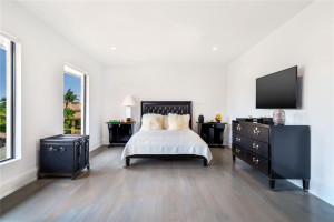 91 Compass Lane, Fort Lauderdale, FL 33308