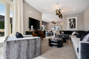 91 Compass Lane, Fort Lauderdale, FL 33308