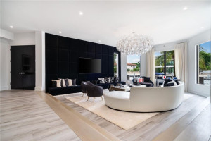 91 Compass Lane, Fort Lauderdale, FL 33308