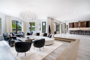 91 Compass Lane, Fort Lauderdale, FL 33308