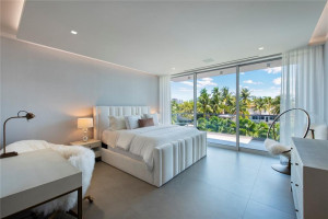 650 Royal Plaza Drive, Fort Lauderdale, FL 33301