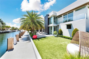 650 Royal Plaza Drive, Fort Lauderdale, FL 33301