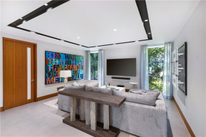 650 Royal Plaza Drive, Fort Lauderdale, FL 33301