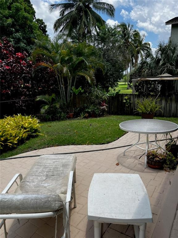Photo for 680 Mockingbird Lane, Plantation, FL 33324 - Listing #FX-10327551 680 Mockingbird Lane, Plantation, FL 33324