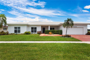 Photo for 16609 Golfview Drive, Weston, FL 33326 - Listing #FX-10329973 16609 Golfview Drive, Weston, FL 33326