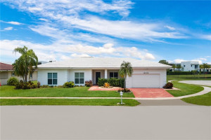 Photo for 16609 Golfview Drive, Weston, FL 33326 - Listing #FX-10329973 16609 Golfview Drive, Weston, FL 33326