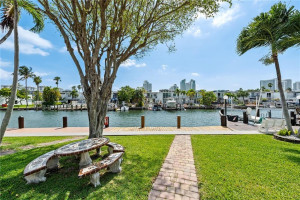 820 NE 25th Avenue, 67, Hallandale Beach, FL 33009