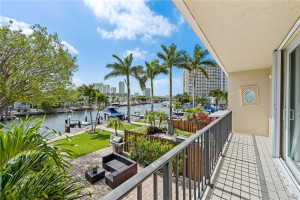 820 NE 25th Avenue, 67, Hallandale Beach, FL 33009