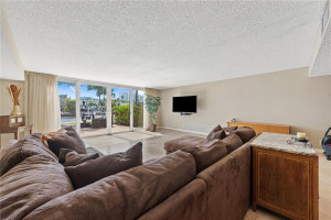 820 NE 25th Avenue, 67, Hallandale Beach, FL 33009
