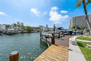 820 NE 25th Avenue, 67, Hallandale Beach, FL 33009