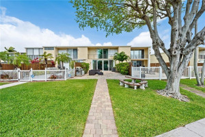 820 NE 25th Avenue, 67, Hallandale Beach, FL 33009