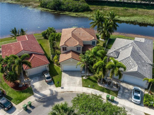 Photo for 576 Willow Bend Road, Weston, FL 33327 - Listing #FX-10329131 576 Willow Bend Road, Weston, FL 33327