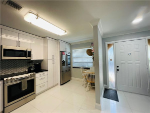 Photo for 10942 W Sample Road, E1, Coral Springs, FL 33065 - Listing #FX-10330809 10942 W Sample Road, E1, Coral Springs, FL 33065