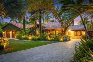 Photo for 11520 Griffing Boulevard, Biscayne Park, FL 33161 - Listing #FX-10329836 11520 Griffing Boulevard, Biscayne Park, FL 33161