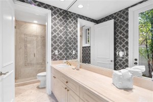 709 Idlewyld Drive, Fort Lauderdale, FL 33301