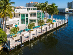 2890 NE 28 Street, Fort Lauderdale, FL 33306