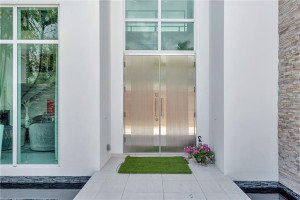 2890 NE 28 Street, Fort Lauderdale, FL 33306