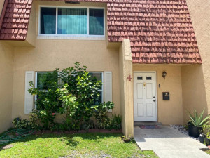 4 Pleasant Hill Lane, 4, Tamarac, FL 33319