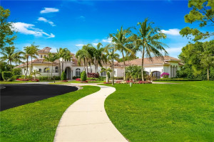 130 Playa Rienta Way, Palm Beach Gardens, FL 33418