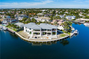 2530 NE 32nd Court, Lighthouse Point, FL 33064