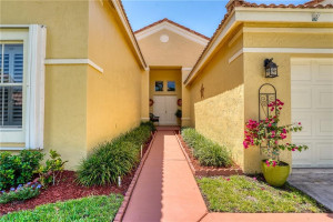 512 Cascade Falls Drive, Weston, FL 33327