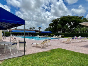 Photo for 5160 Las Verdes Circle, 301, Delray Beach, FL 33484 - Listing #FX-10338555 5160 Las Verdes Circle, 301, Delray Beach, FL 33484