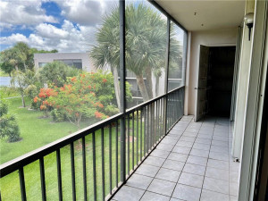 Photo for 5160 Las Verdes Circle, 301, Delray Beach, FL 33484 - Listing #FX-10338555 5160 Las Verdes Circle, 301, Delray Beach, FL 33484