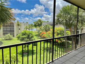 Photo for 5160 Las Verdes Circle, 301, Delray Beach, FL 33484 - Listing #FX-10338555 5160 Las Verdes Circle, 301, Delray Beach, FL 33484