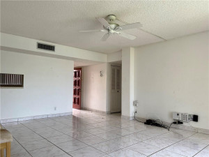 Photo for 5160 Las Verdes Circle, 301, Delray Beach, FL 33484 - Listing #FX-10338555 5160 Las Verdes Circle, 301, Delray Beach, FL 33484