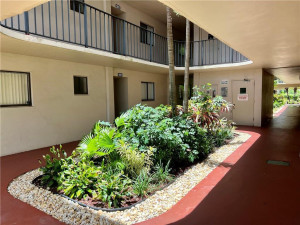 Photo for 5160 Las Verdes Circle, 301, Delray Beach, FL 33484 - Listing #FX-10338555 5160 Las Verdes Circle, 301, Delray Beach, FL 33484