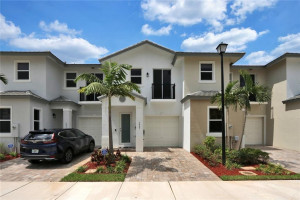 6921 Pines Circle, Coconut Creek, FL 33073