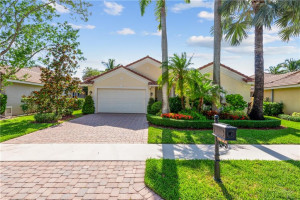 1833 Harbor View Circle, Weston, FL 33327
