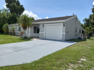 422 SE Starflower Avenue, Port Saint Lucie, FL 34983