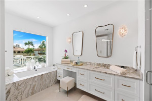 52 Royal Palm Drive, Fort Lauderdale, FL 33301