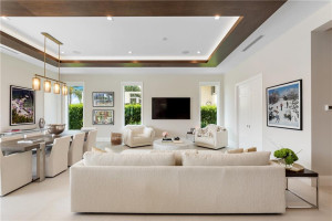 52 Royal Palm Drive, Fort Lauderdale, FL 33301