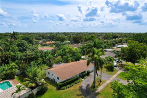 7080 NW 11th Place, Plantation, FL 33313