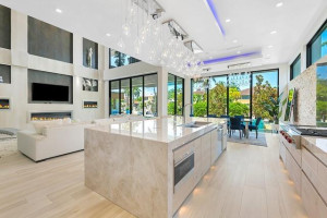 2437 Delmar Place, Fort Lauderdale, FL 33301