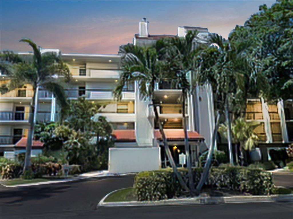 beachSt Tropez LakesideEast Delray condos
