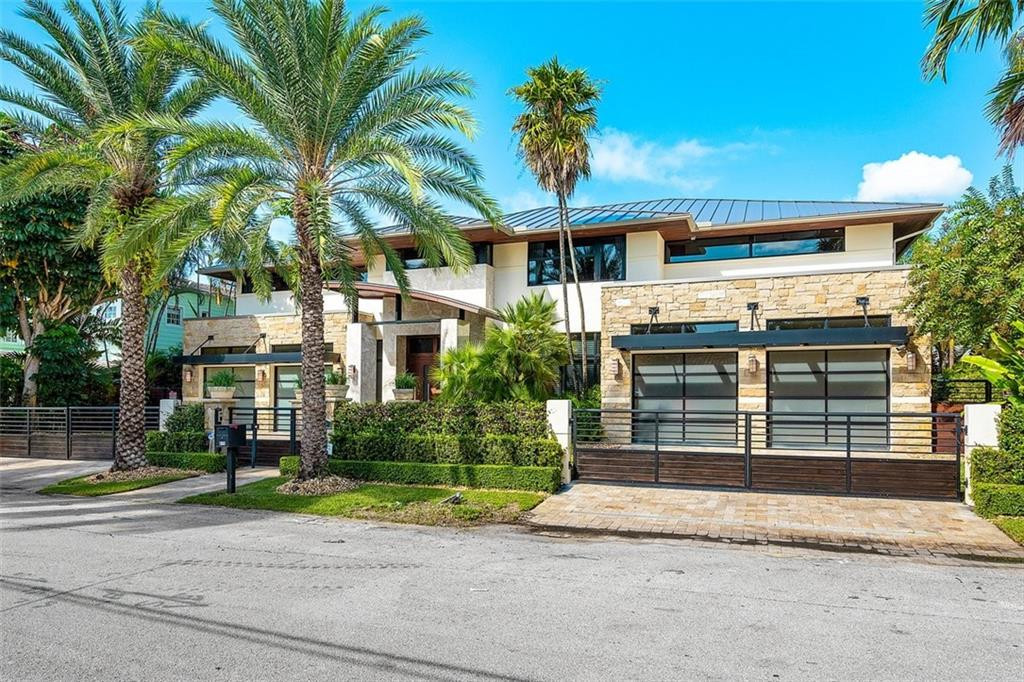 EXTRA HIGH 4 CAR GARAGE