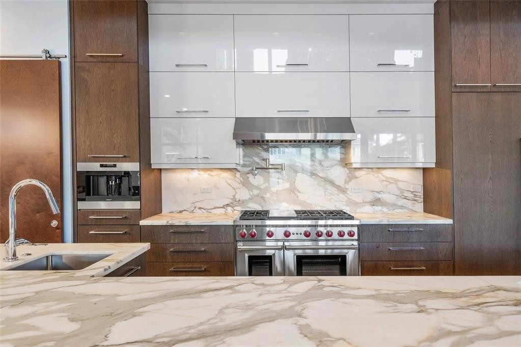 WALK IN PANTY, MIELE COFFEE MACHINE, GAS STOVE, EXCEPTIONAL STORAGE