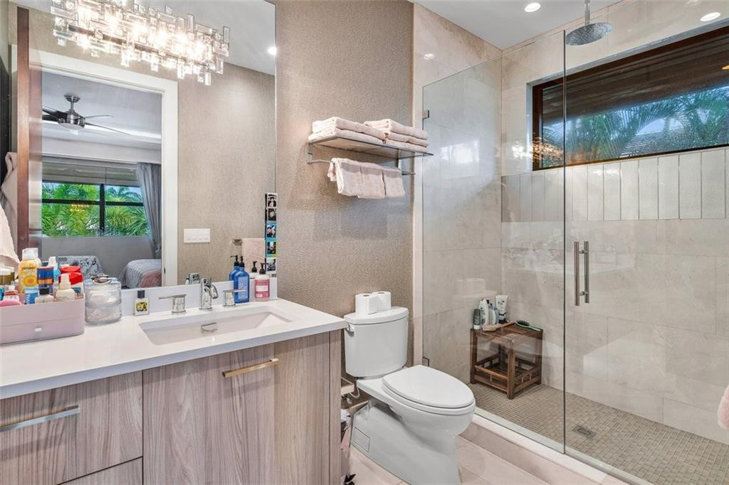 2ND FLOOR ENSUITE BATHROOM #5