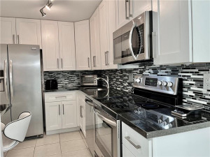 1428 SE 4th Avenue, A-202, Deerfield Beach, FL 33441