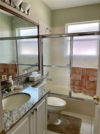 Guest Bathroom, between 2nd and 3rd Bedrooms (Den Office) Guest Bathroom, between 2nd and 3rd Bedrooms (Den Office)