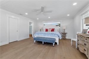 Large walk-in closet for any fashionista! Large walk-in closet for any fashionista!