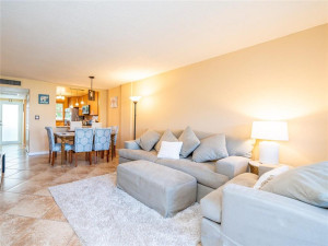 113 Royal Park Drive, 1H, Oakland Park, FL 33309