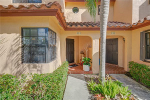 241 NE 16th Place, 203, Fort Lauderdale, FL 33305
