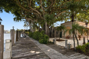 1000 Riviera Drive, Fort Lauderdale, FL 33301