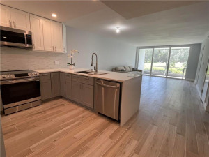 605 Oaks Drive, 109, Pompano Beach, FL 33069